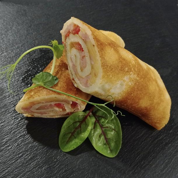 Блинчики с ветчиной, сыром и помидорами Блинчики с ветчиной, сыром и помидорами