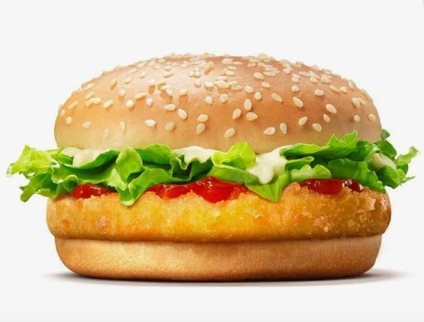 Бургер с курицей и свежими овощами