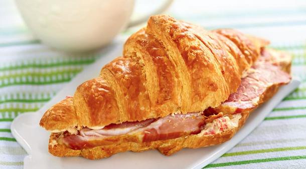 Круассан с ветчиной и сыром Круассан с ветчиной и сыром