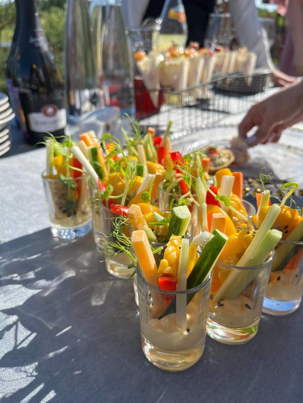 Шот с овощами и соусом Блю-чиз