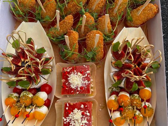 День рождения на 20 персон с салатами и горячими закусками в Перми