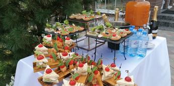 Фуршетное меню с бургерами на 10 персон