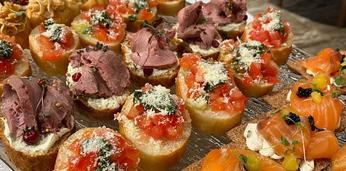 Фуршетный сет с горячими закусками "Мужской" на 13-15 персон