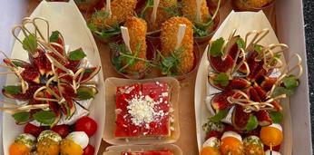 Доставка легкого фуршета на 50 персон