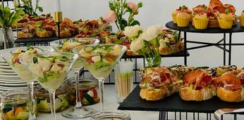 Доставка фуршета с сервировкой на 30 персон