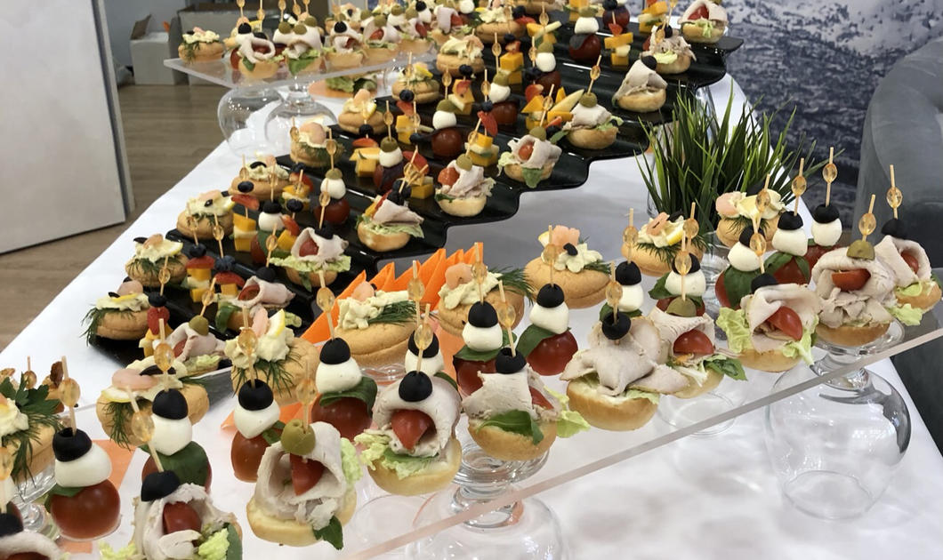 Фуршет на клиентский день салона красоты ( от 800₽ /чел) Food Market Фуршет на клиентский день салона красоты ( от 800₽ /чел) Food Market